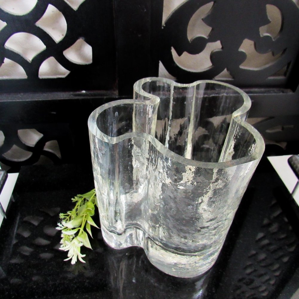 Gorgeous Abstract Wavy Heavy Glass Flower Vase Bud Vase Decorative Accent Bowl